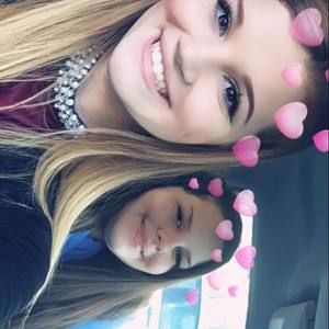 Meet your Posher, Alexis